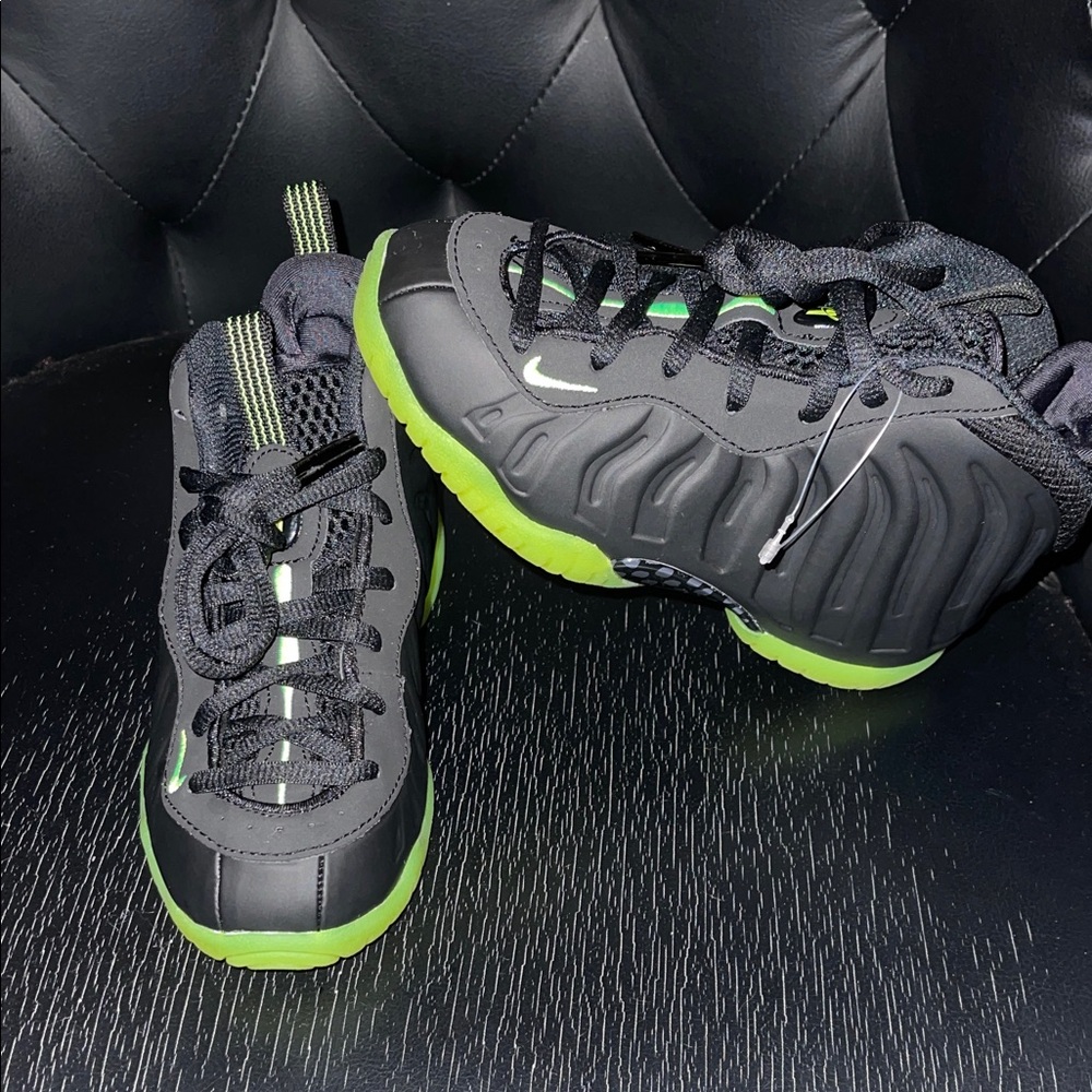 Nike Foamposite Kids Black and Neon Sneakers. Brand New‼️Without Box